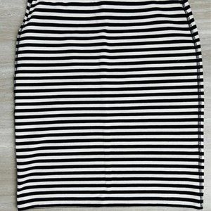Old Navy B&W Striped Slim Fit Skirt | Size S